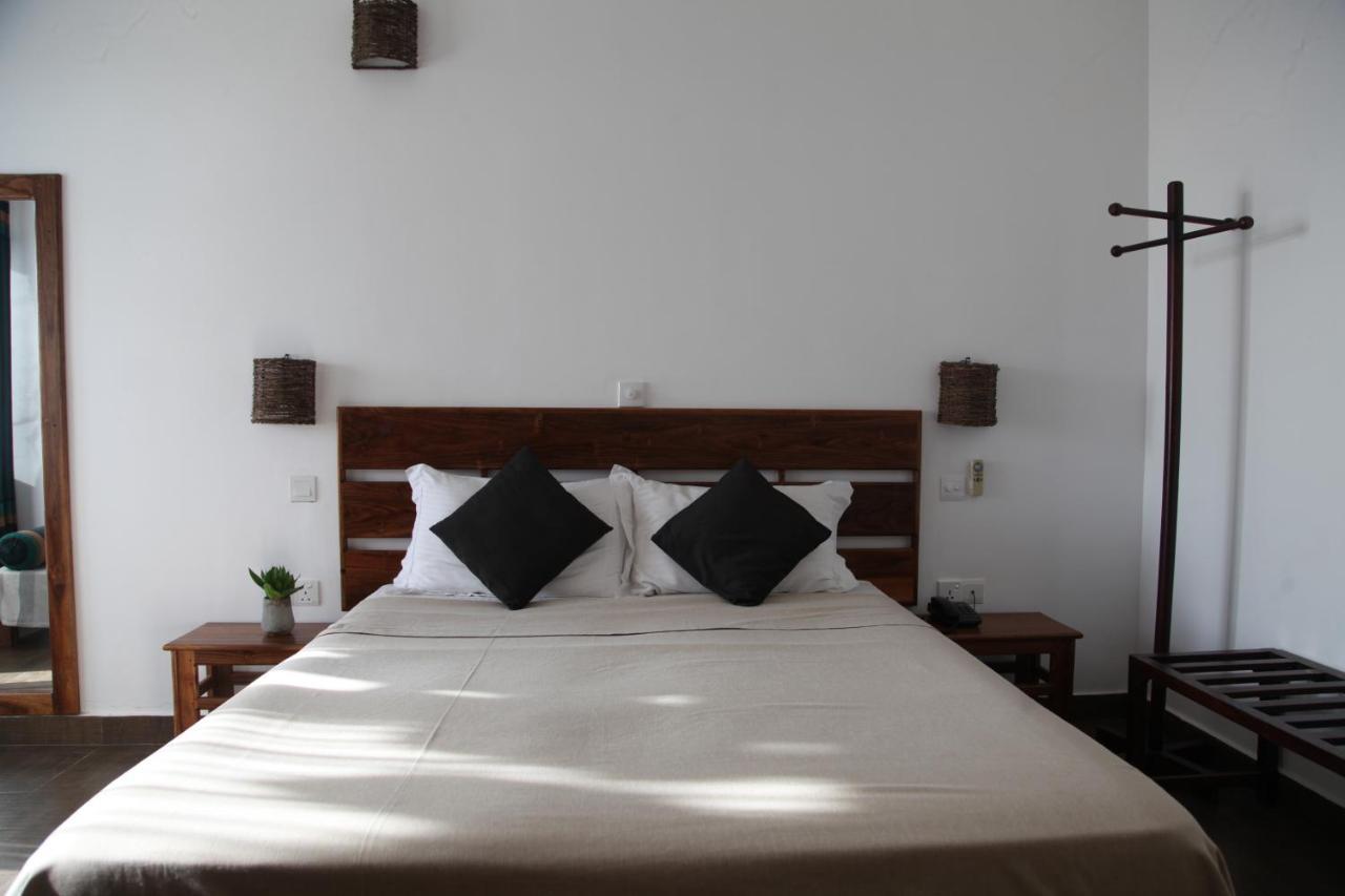 Bay Vista Hotel