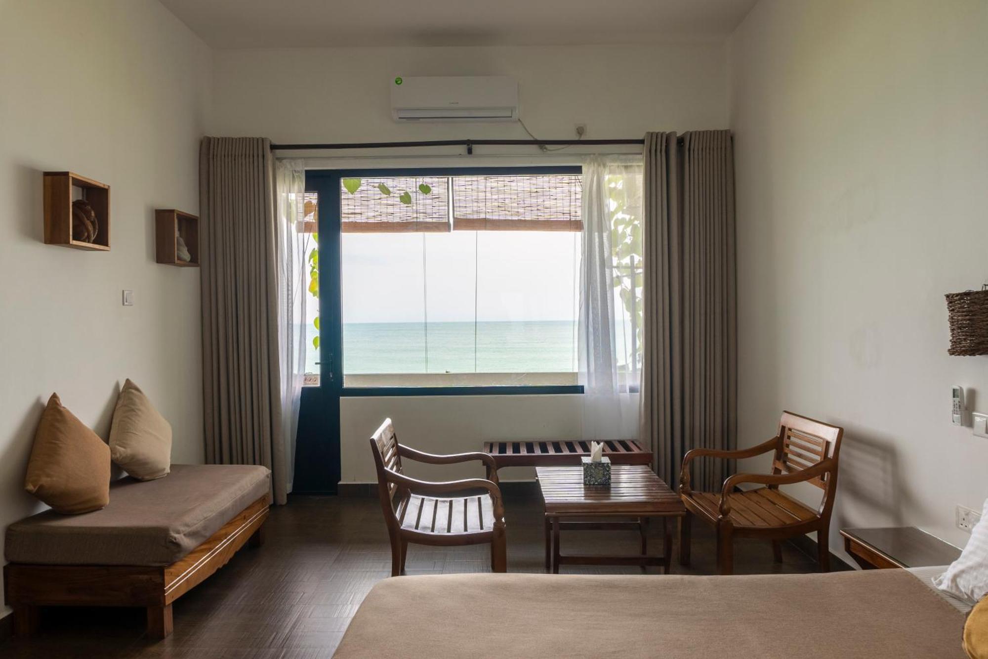 Bay Vista Hotel