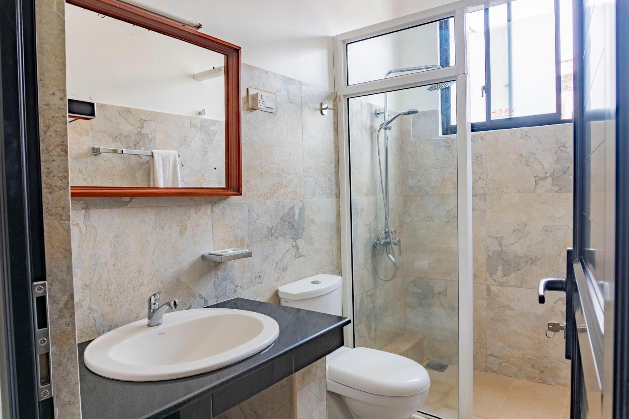 Bay Vista Hotel 2*